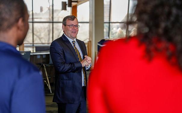 students meeting with Andy Feinstein, finalist for UNC president